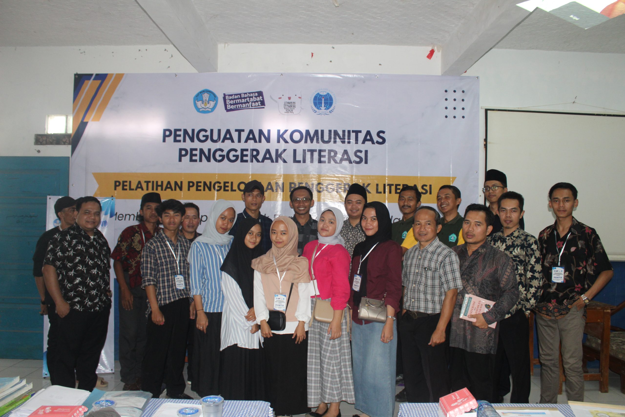 PELATIHAN PENGELOLAAN PENGGERAK LITERASI